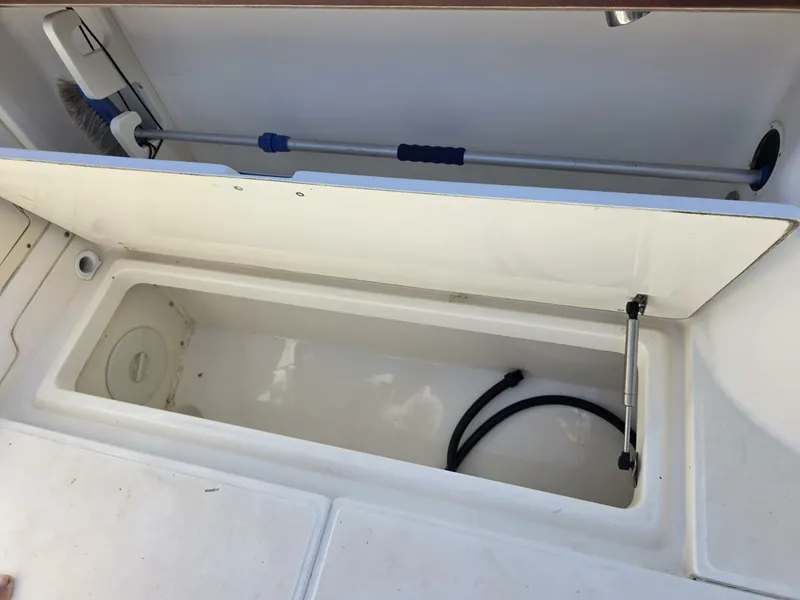 Slide: The Image of Boston Whaler 255 Conquest 2003 - 5605821