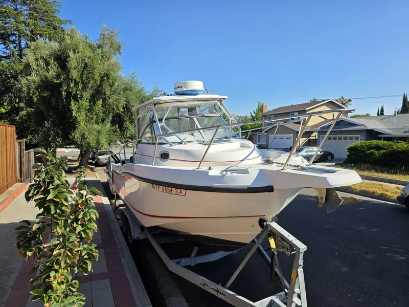 Slide: The Image of Boston Whaler 255 Conquest 2003 - 5605796