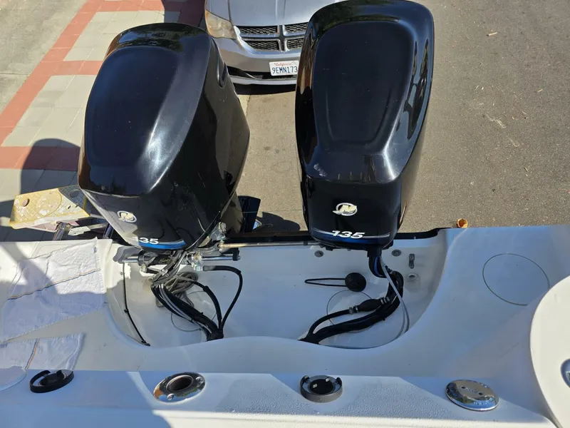 Slide: The Image of Boston Whaler 255 Conquest 2003 - 5605800