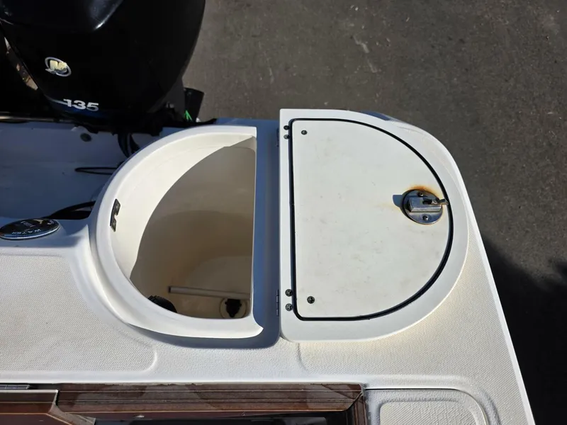 Slide: The Image of Boston Whaler 255 Conquest 2003 - 5605803