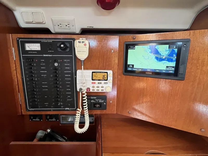 Slide: The Image of Beneteau 423 2005 - 5606161