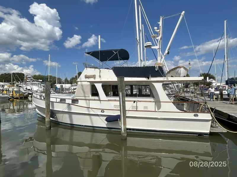 Slide: The Image of 42' Grand Banks port profile2 - 5615587