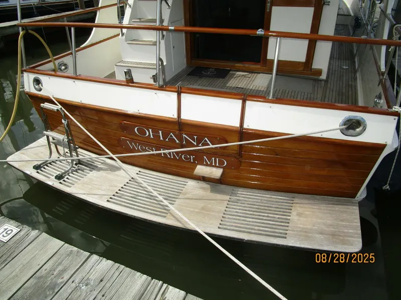 Slide: The Image of 42' Grand Banks swimplatform - 5615605