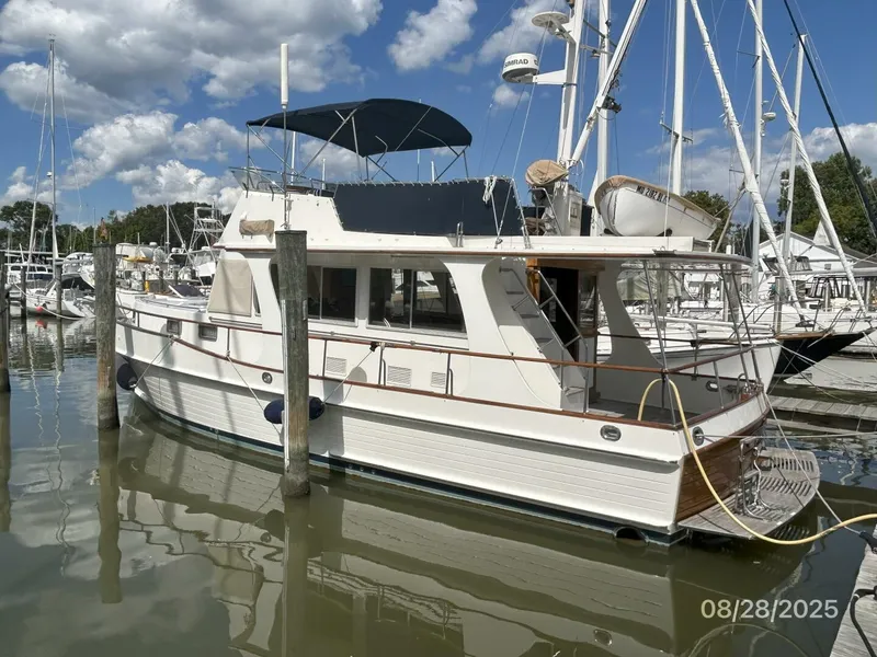 Slide: The Image of 42' Grand Banks port aft profile - 5615584