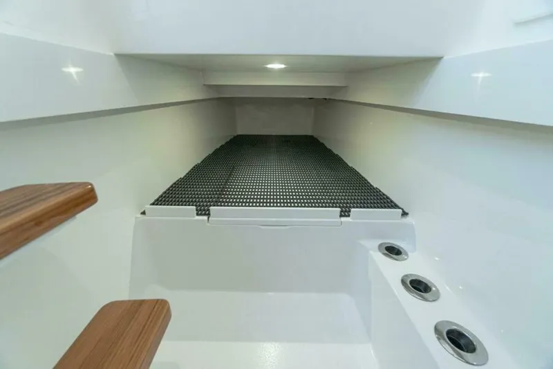 Slide: The Image of Valhalla Boatworks V-37 2026 - 5607037