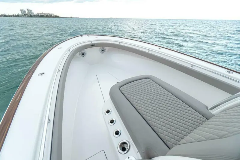 Slide: The Image of Valhalla Boatworks V-33 2026 - 5607064