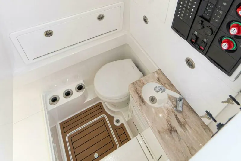 Slide: The Image of Valhalla Boatworks V-33 2026 - 5607062