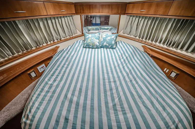 Slide: The Image of Carver 444 Cockpit Motor Yacht 2003 - 5607822