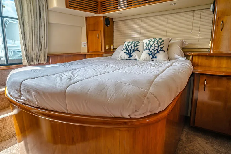 Slide: The Image of Carver 444 Cockpit Motor Yacht 2003 - 5607824