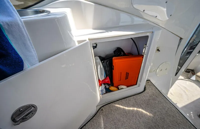 Slide: The Image of Carver 444 Cockpit Motor Yacht 2003 - 5607846