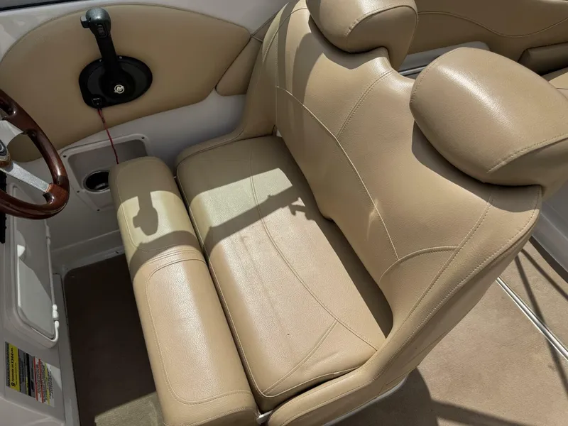 Slide: The Image of Crownline Boats 264 CR 2011 - 5607926