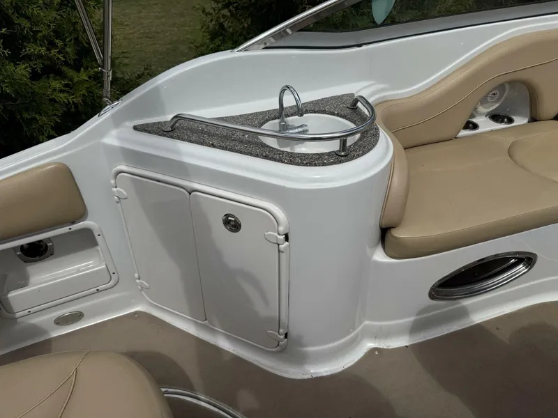 Slide: The Image of Crownline Boats 264 CR 2011 - 5607925