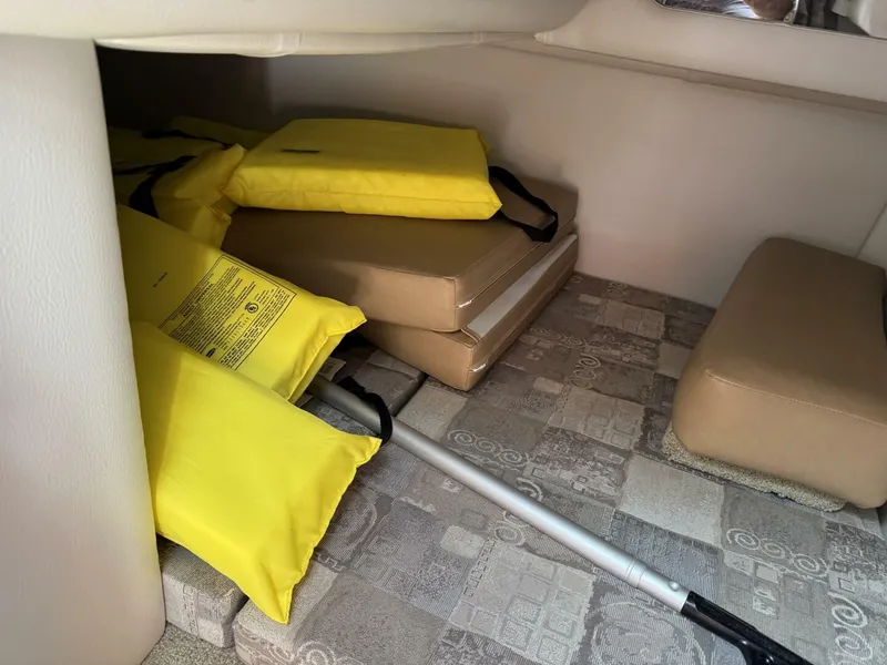 Slide: The Image of Crownline Boats 264 CR 2011 - 5607916