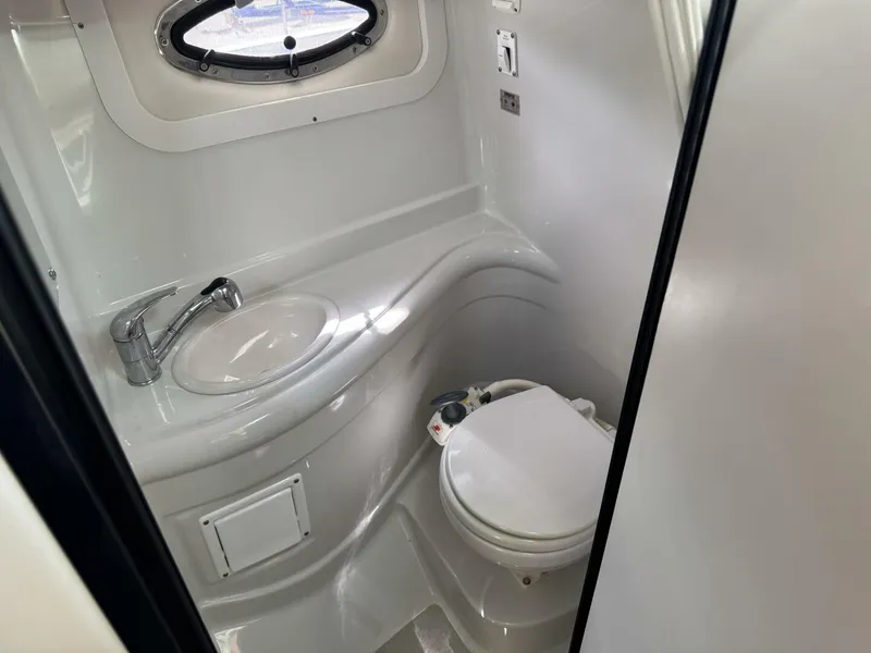 Slide: The Image of Crownline Boats 264 CR 2011 - 5607917