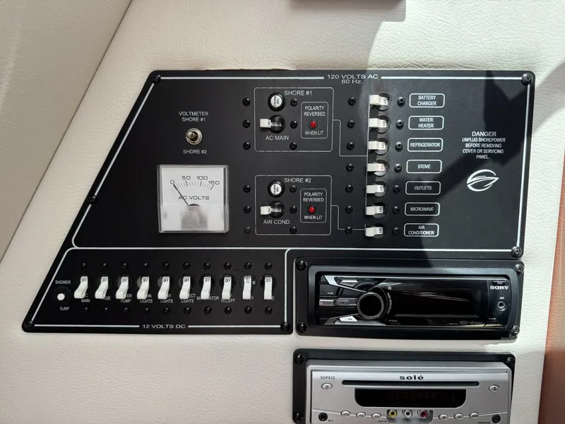 Slide: The Image of Crownline Boats 264 CR 2011 - 5607923