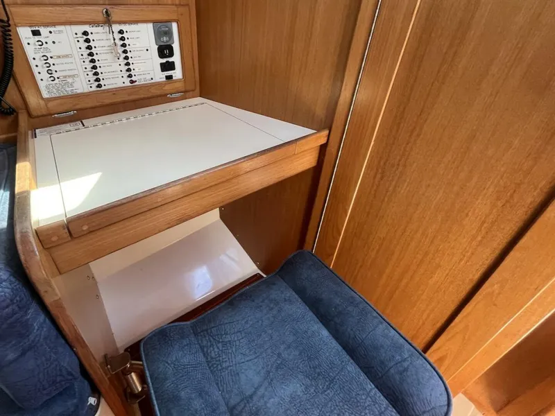 Slide: The Image of Catalina 36 MkII 2000 - 5611313