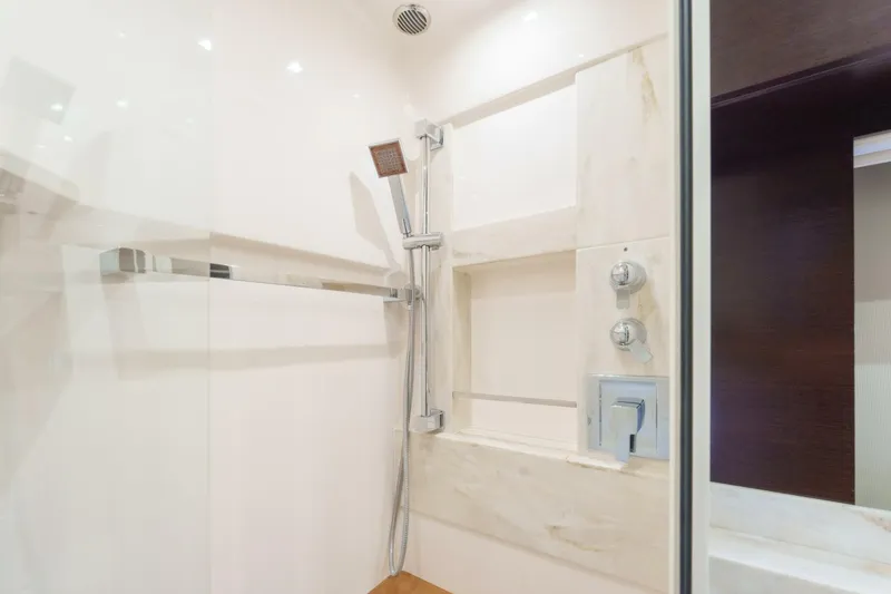 Slide: The Image of Tiara C53 Coupe 2017 - 5610365