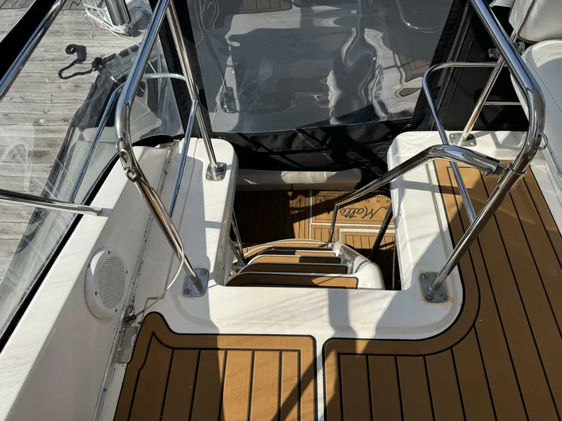 Slide: The Image of Sea Ray 550 Sedan Bridge 1998 - 5636965