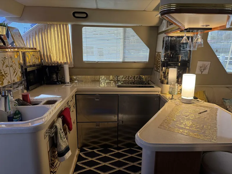 Slide: The Image of Sea Ray 550 Sedan Bridge 1998 - 5636981