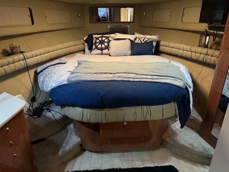 Slide: The Image of Sea Ray 550 Sedan Bridge 1998 - 5636988