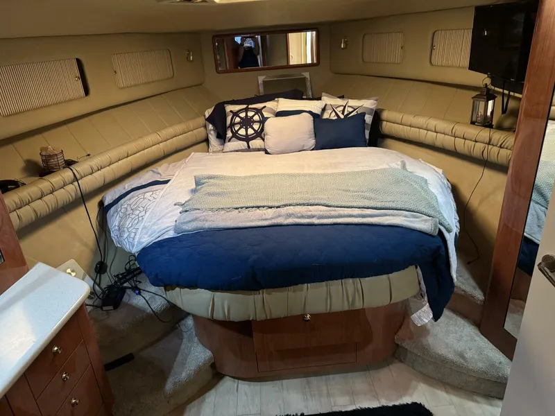 Slide: The Image of Sea Ray 550 Sedan Bridge 1998 - 5636989