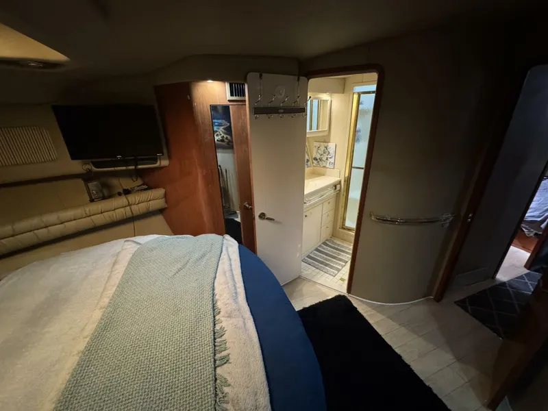 Slide: The Image of Sea Ray 550 Sedan Bridge 1998 - 5636992