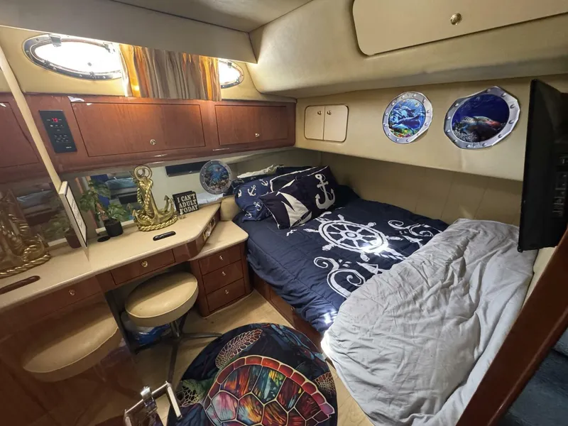 Slide: The Image of Sea Ray 550 Sedan Bridge 1998 - 5636985