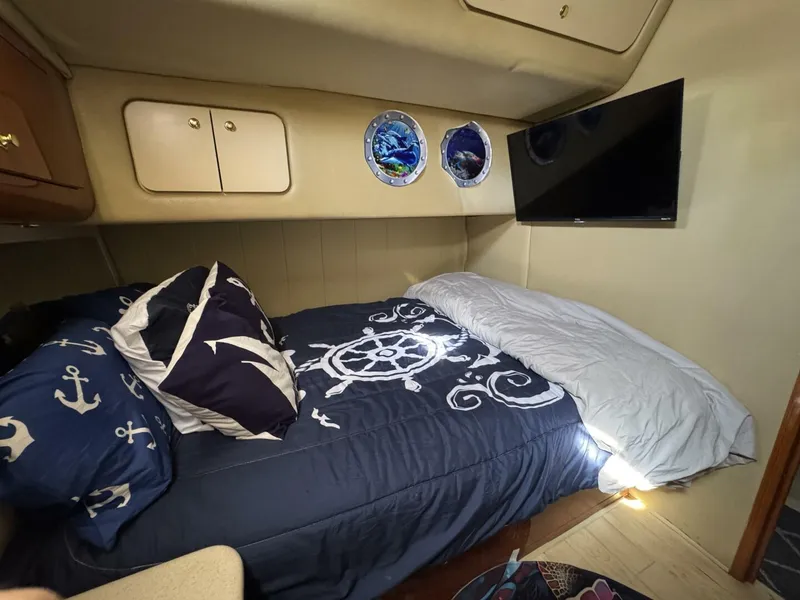 Slide: The Image of Sea Ray 550 Sedan Bridge 1998 - 5636996