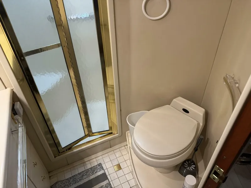 Slide: The Image of Sea Ray 550 Sedan Bridge 1998 - 5636994