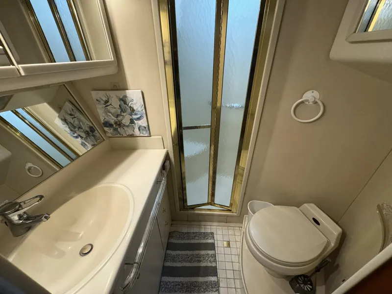 Slide: The Image of Sea Ray 550 Sedan Bridge 1998 - 5636995