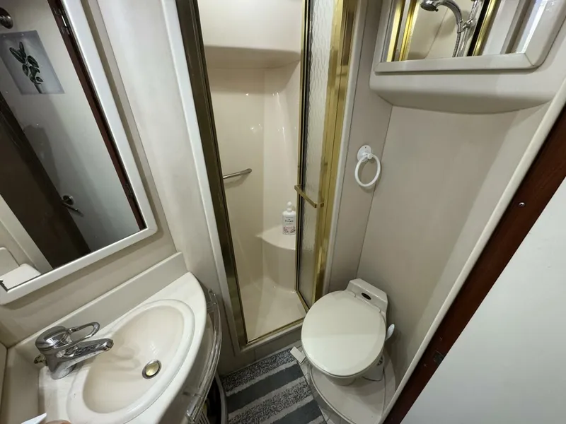 Slide: The Image of Sea Ray 550 Sedan Bridge 1998 - 5636987