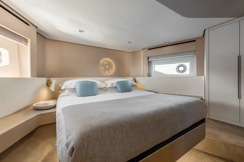 Slide: The Image of Azimut Fly 68 2026 - 5857198