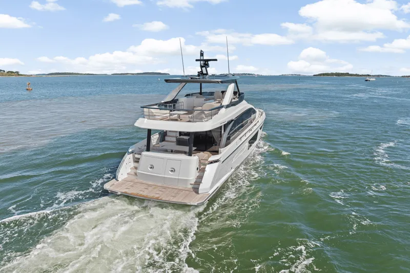 Slide: The Image of Azimut Fly 68 2026 - 5610674