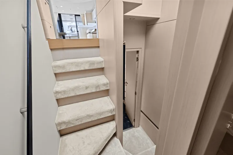 Slide: The Image of Azimut Fly 68 2026 - 5610713