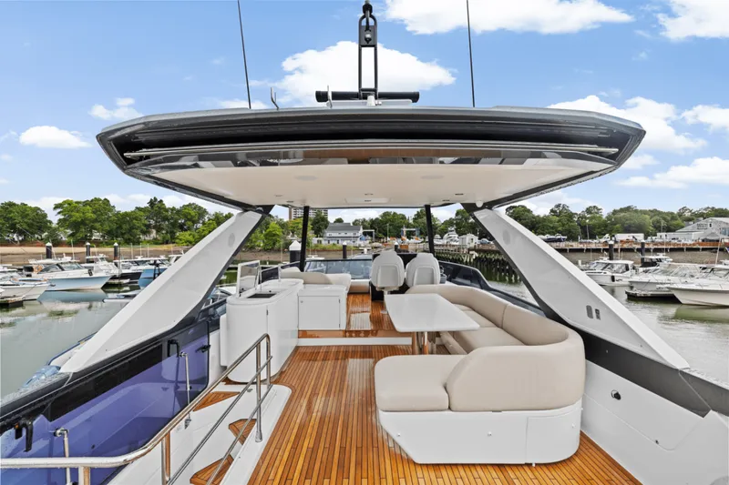 Slide: The Image of Azimut Fly 68 2026 - 5610731