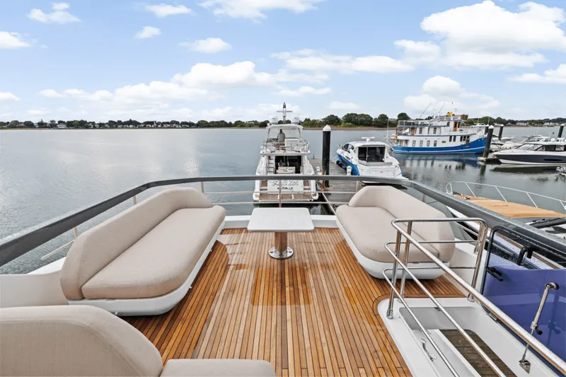 Slide: The Image of Azimut Fly 68 2026 - 5610733