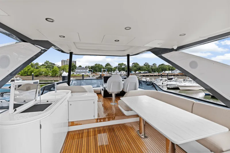 Slide: The Image of Azimut Fly 68 2026 - 5610736
