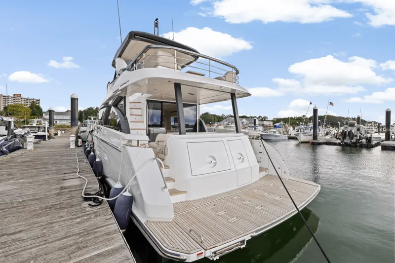 Slide: The Image of Azimut Fly 68 2026 - 5610676