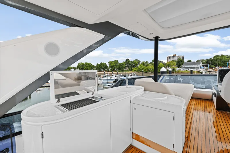 Slide: The Image of Azimut Fly 68 2026 - 5610737