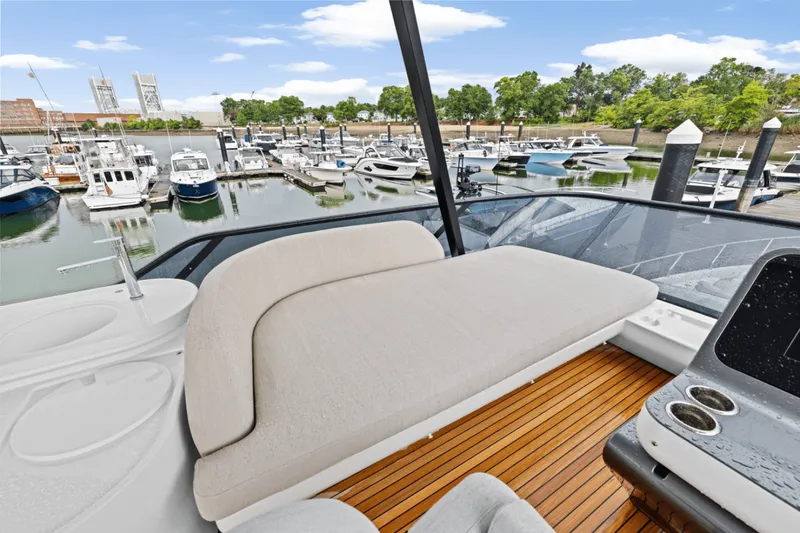 Slide: The Image of Azimut Fly 68 2026 - 5610740