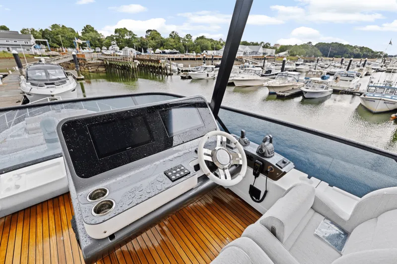 Slide: The Image of Azimut Fly 68 2026 - 5610741