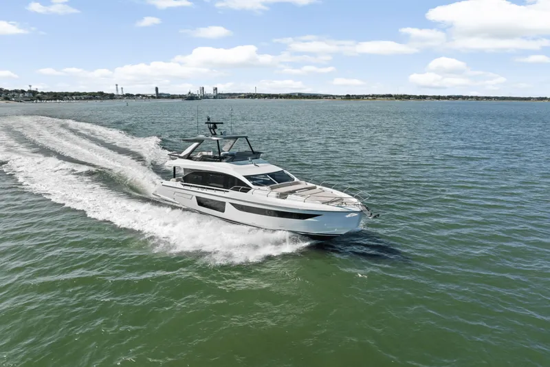 Slide: The Image of Azimut Fly 68 2026 - 5610755