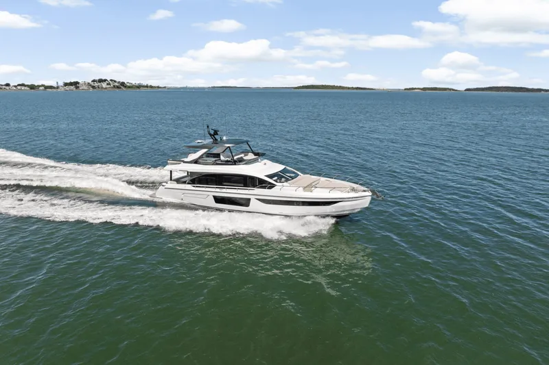 Slide: The Image of Azimut Fly 68 2026 - 5610759