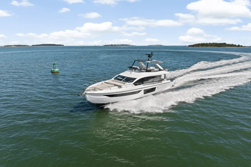 Slide: The Image of Azimut Fly 68 2026 - 5610760