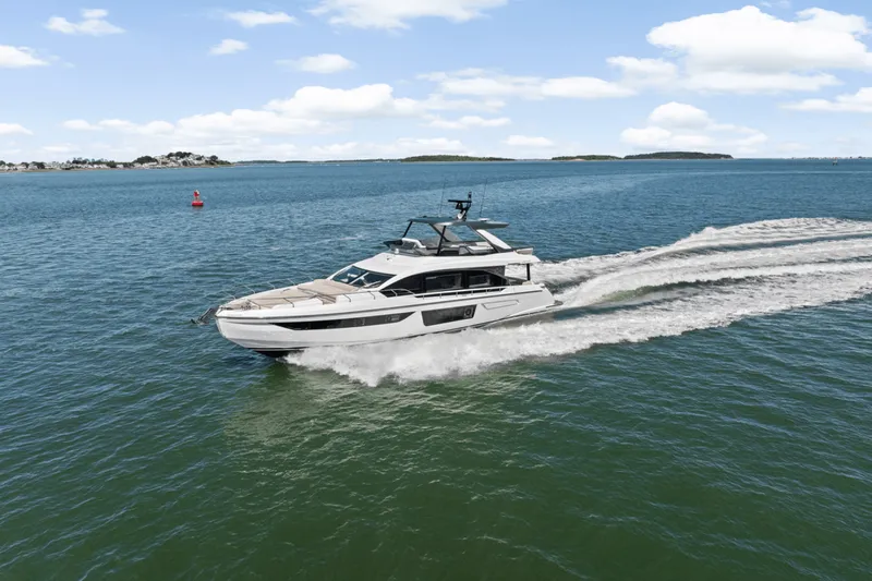 Slide: The Image of Azimut Fly 68 2026 - 5610761