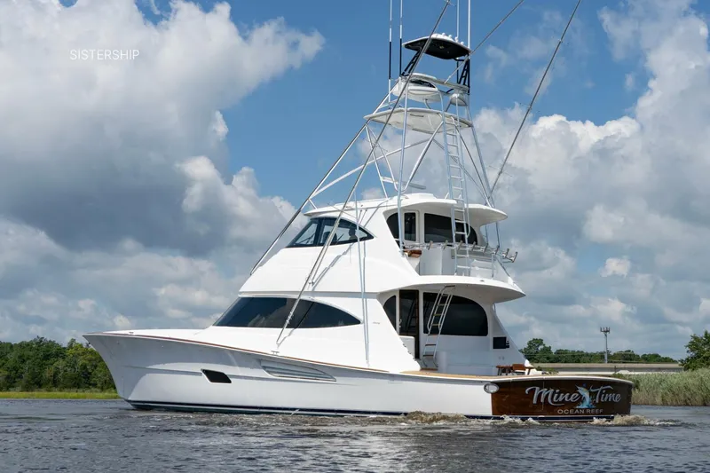 Slide: The Image of Viking 82 Enclosed Bridge 2026 - 5611278