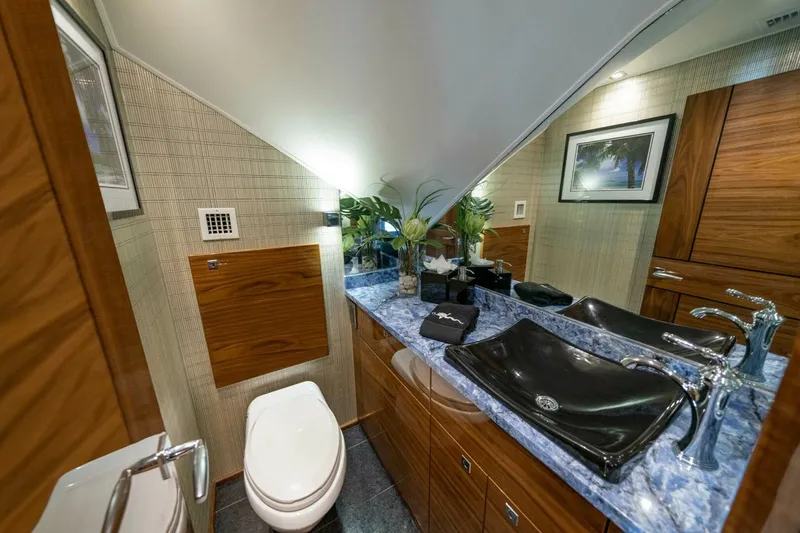 Slide: The Image of Viking 90 Sky Bridge 2026 - 5611654