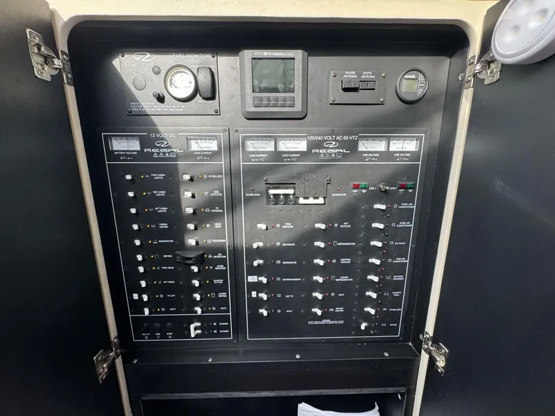 Slide: The Image of Regal 42 Fly 2017 - 5612160