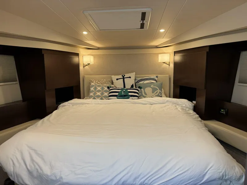 Slide: The Image of Regal 42 Fly 2017 - 5612214