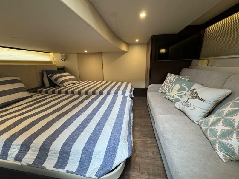 Slide: The Image of Regal 42 Fly 2017 - 5612209